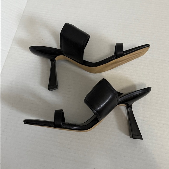 Marc Fisher - Deann Sandal - Black - Size 8M - Good Condition!! - Picture 6 of 9